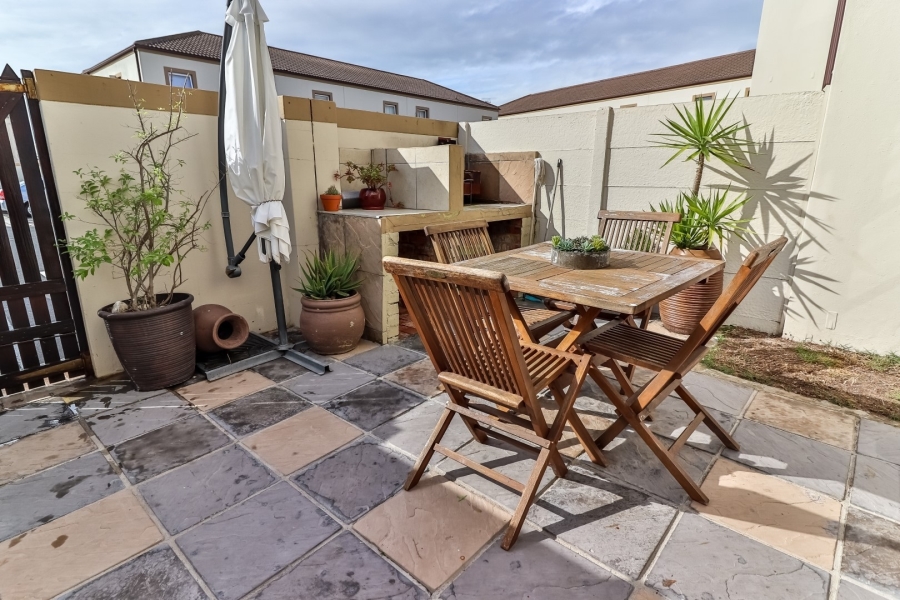 2 Bedroom Property for Sale in Parklands Western Cape